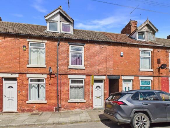 3 bed property, in York Street, £90,000