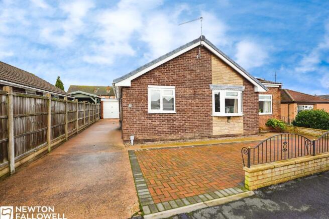 3 bed property, in Wentworth Close, £285,000