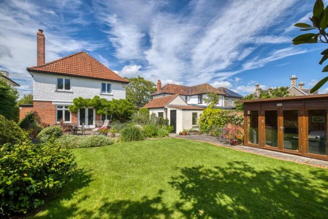 4 bed property, in Detached 4 bedroom family home in Wells with fabulous garden, £925,000