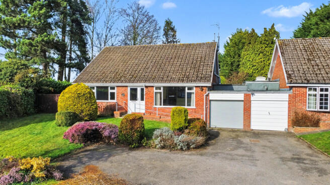4 bed property, in Lutterworth Road, £425,000