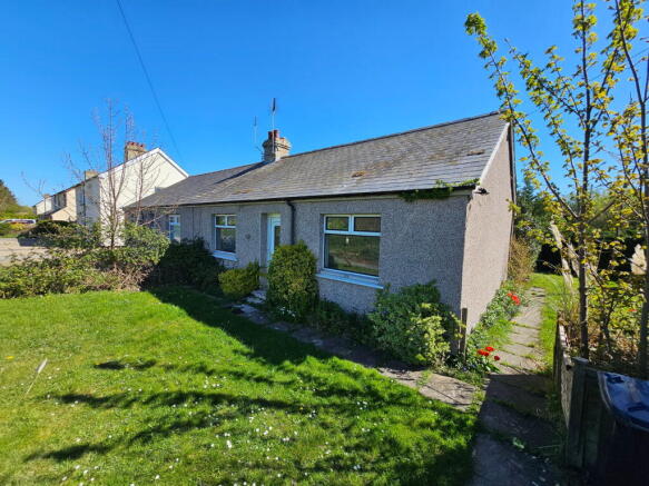 2 bed property, in Green Bank Road, £210,000