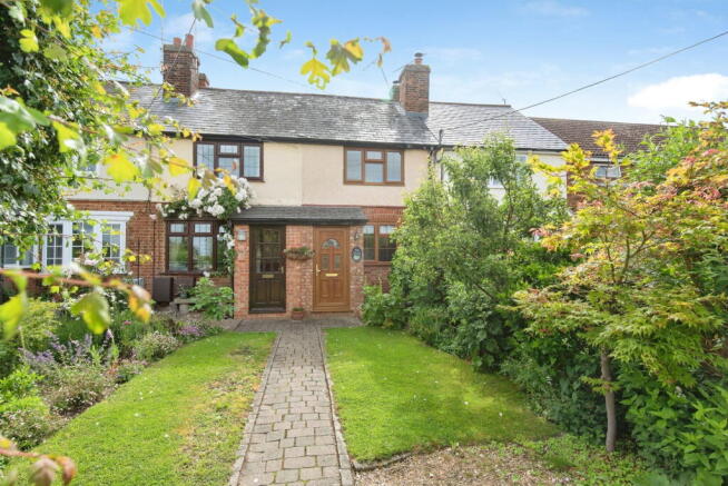 2 bed property, in Bury Road, £340,000
