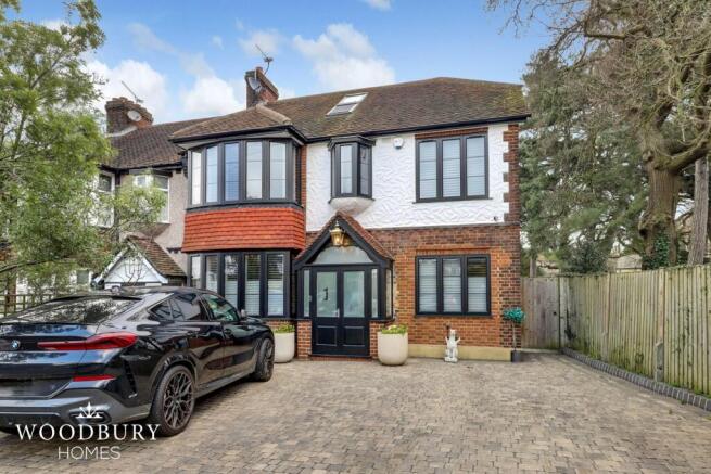 5 bed property, in Church Road, £1,000,000