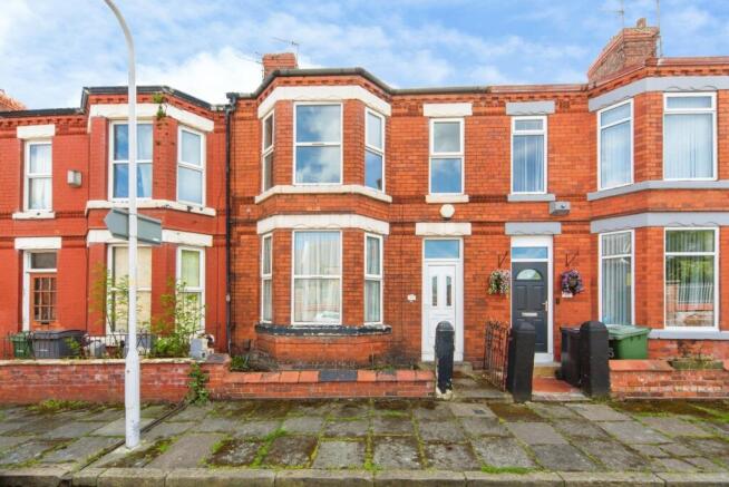 3 bed property, in Ruskin Avenue, £140,000