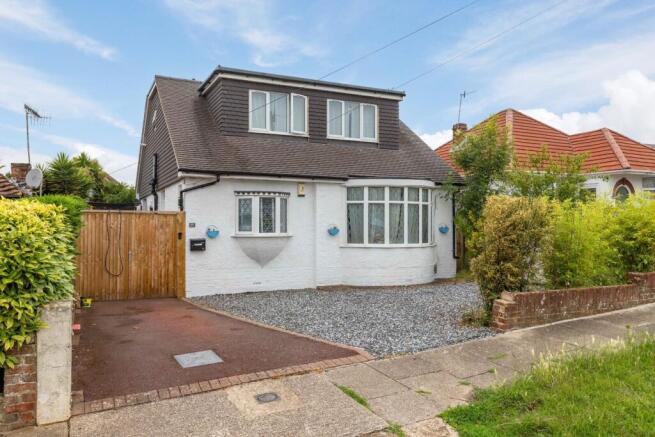 4 bed property, in Griffiths Avenue, £575,000