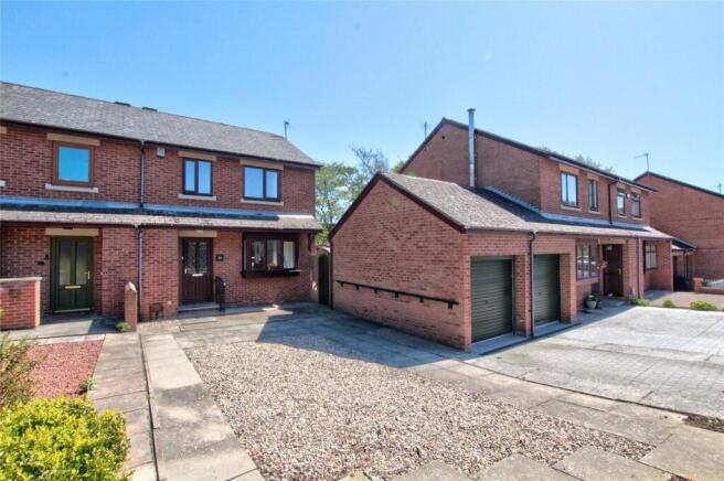 3 bed property, in Wesley Grove, £155,000