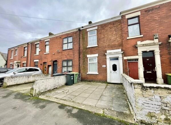 2 bed property, in Miller Road, £100,000