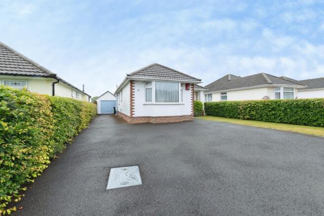 3 bed property, in Venning Avenue, £390,000