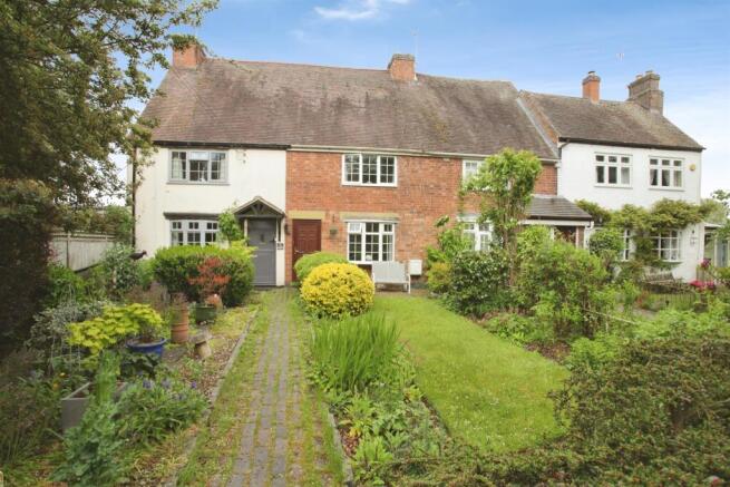 3 bed property, in Brook Street, £300,000