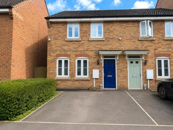 3 bed property, in 13 Thrush Close, £160,000