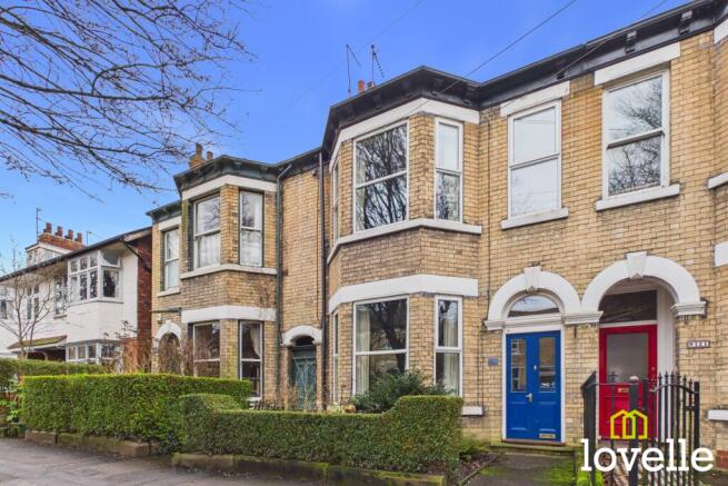 5 bed property, in Marlborough Avenue, £325,000