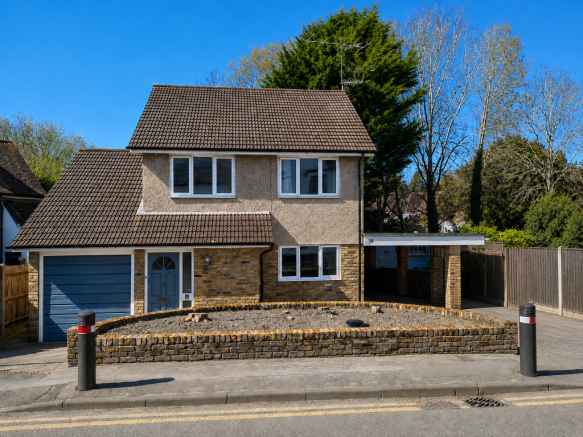 4 bed property, in Old Mill Road, £830,000