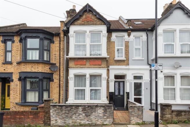 3 bed property, in Roland Road, £800,000