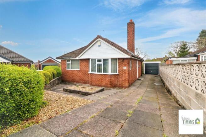 2 bed property, in Carlyon Place, £185,000