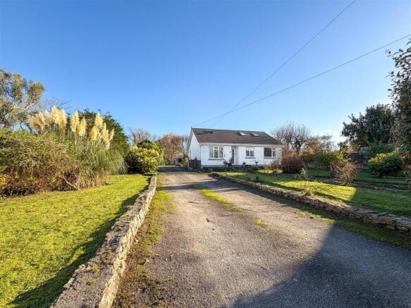 3 bed property, in Reawla, £450,000