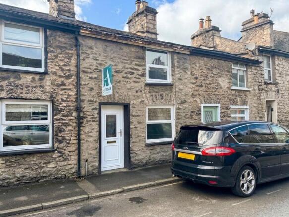 1 bed property, in Ann Street, £140,000