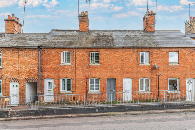 1 bed property, in Huntingdon Road, £110,000