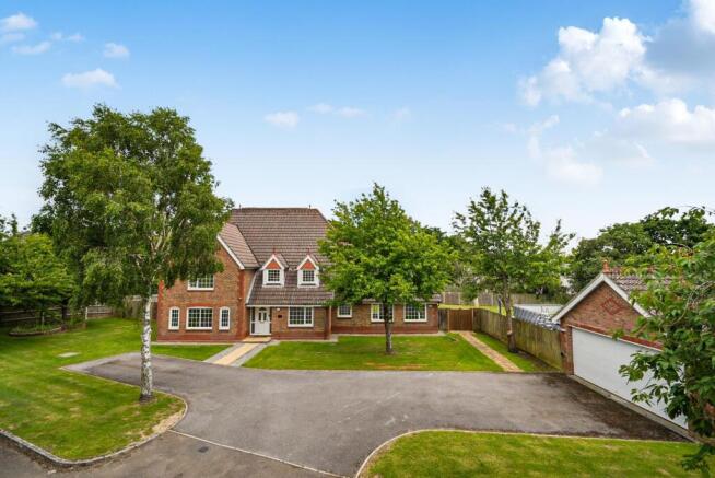 5 bed property, in Skylark Meadows, £1,400,000
