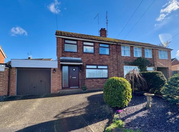 3 bed property, in Radstone Way, £289,995