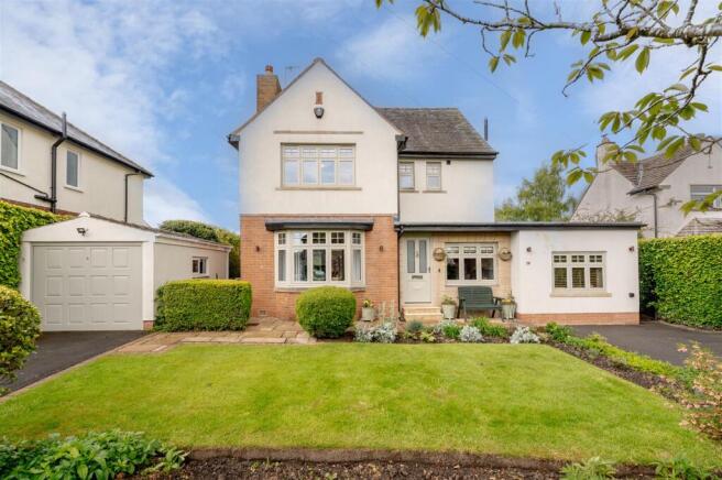 4 bed property, in Halstead Drive, £1,100,000
