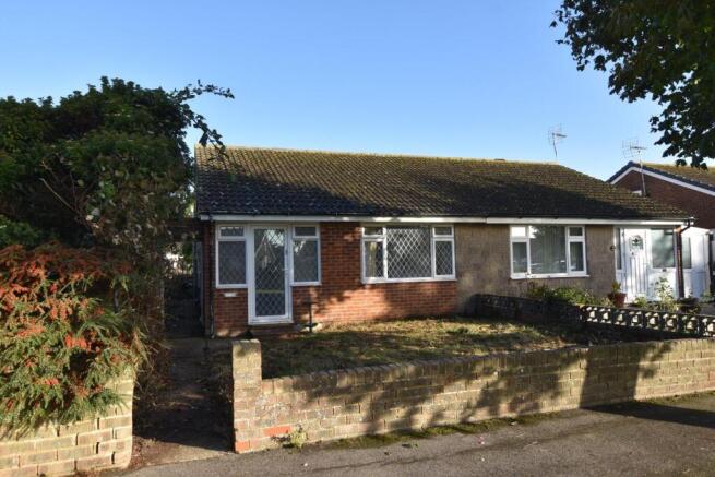 2 bed property, in Elm Road, £230,000