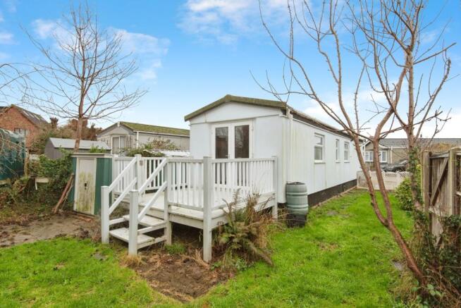 1 bed property, in Three Star Park, £70,000