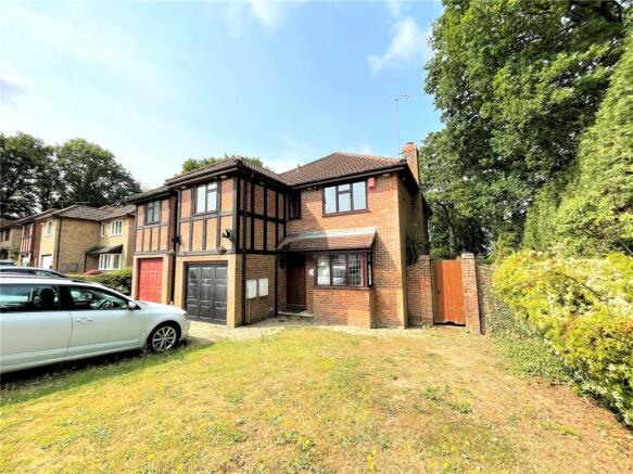 4 bed property, in Tudor Close, £375,000