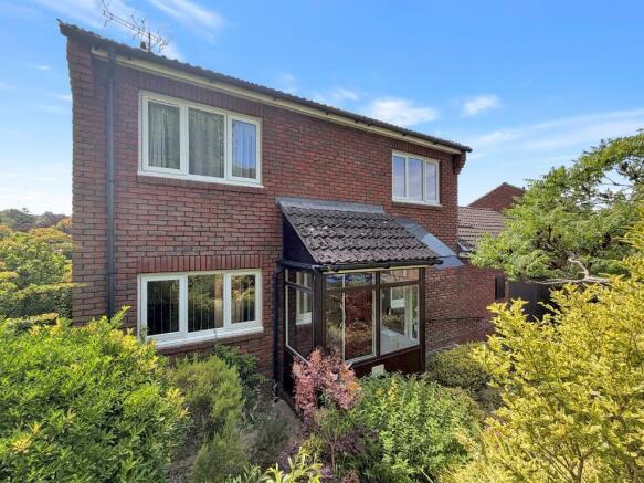 4 bed property, in White Hill, £650,000