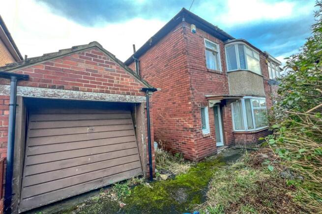 3 bed property, in Nelson Avenue, £140,000