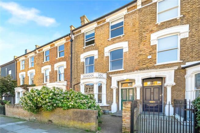1 bed property, in Stradbroke Road, £550,000