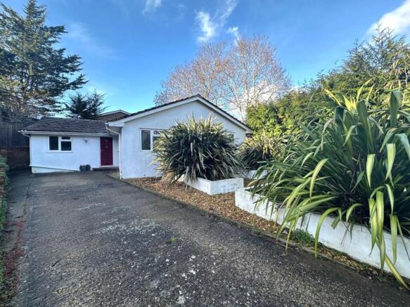 4 bed property, in Westfield Rise, £449,950
