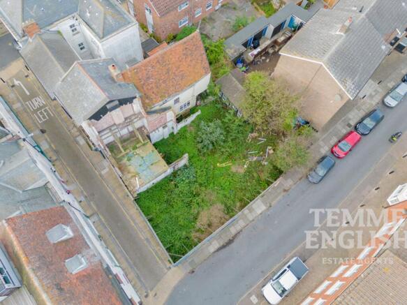 4 bed property, in Market Street, £280,000