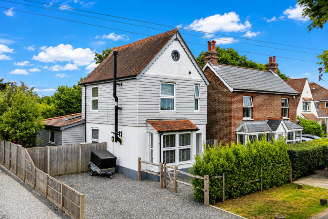 3 bed property, in Birdham Road, £499,950
