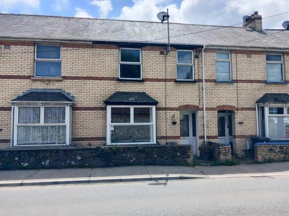 3 bed property, in Clovelly Road, £185,000