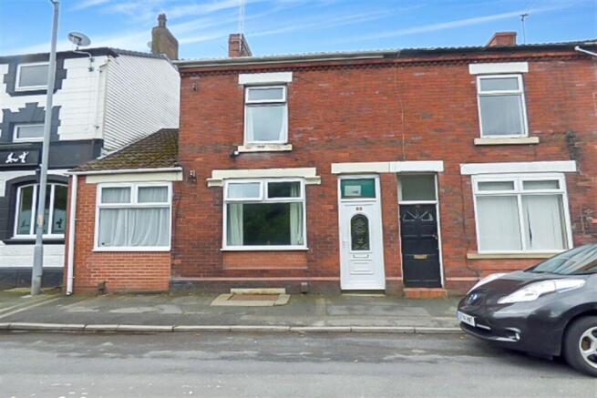 4 bed property, in Halton Road, £135,000