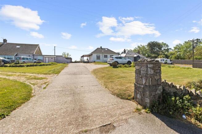 3 bed property, in Eastbourne Road, £475,000