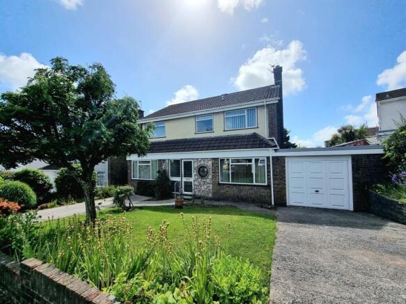 4 bed property, in Turberville Crescent, £410,000