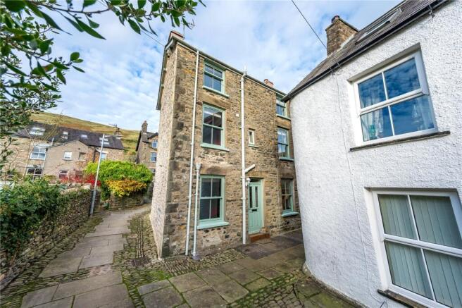 3 bed property, in Sedbergh, £300,000