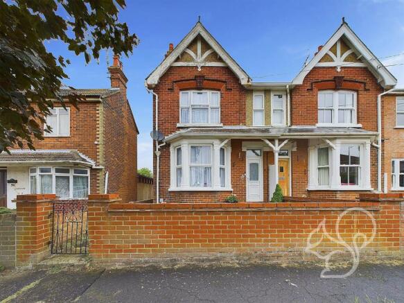 3 bed property, in Victory Road, £350,000