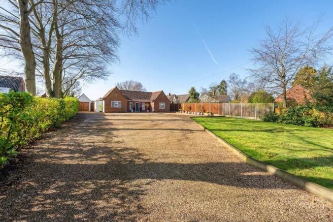 4 bed property, in Happisburgh Road, £600,000