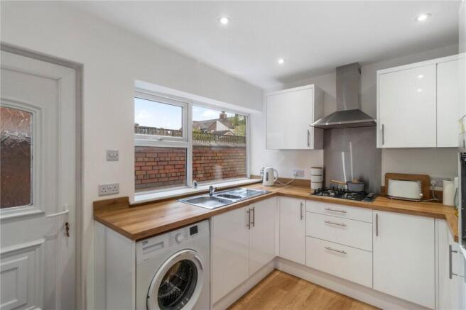 3 bed property, in Woodfield Road, £425,000