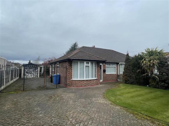 3 bed property, in 4 Thorneycroft Road, £290,000
