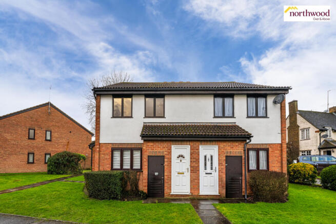 1 bed property, in Church Lane, £170,000