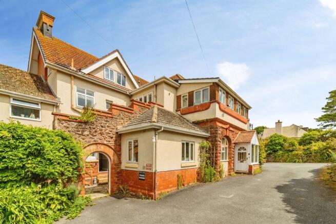 1 bed property, in Belle Vue Road, £110,000