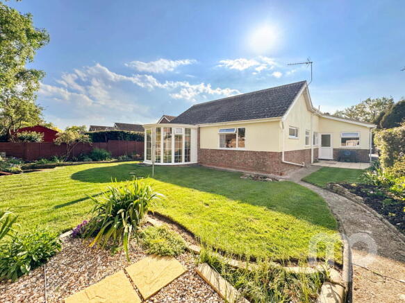 3 bed property, in Gaynor Close, £490,000
