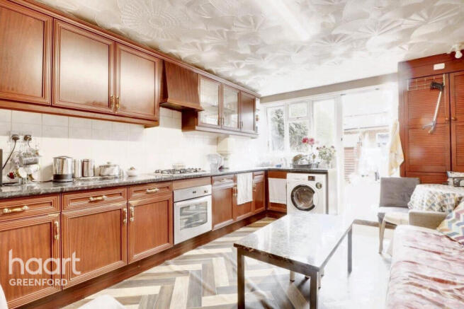 3 bed property, in Western Road, £525,000