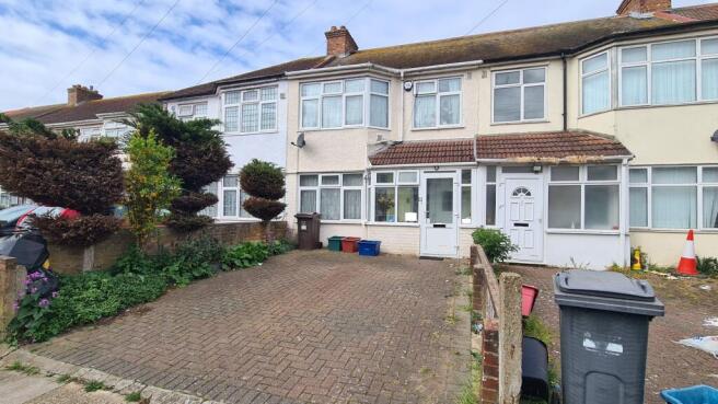 3 bed property, in Manor Avenue, £550,000