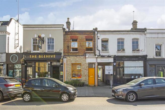 5 bed property, in St. John's Hill, £1,200,000