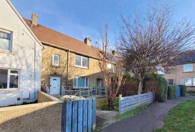 3 bed property, in 42 Craigour Drive, £190,000