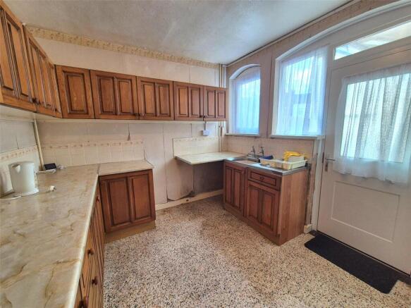 3 bed property, in St George's Road, £125,000